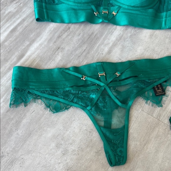 Honey Birdette Emerald Green Lace Bra - Picture 3 of 7
